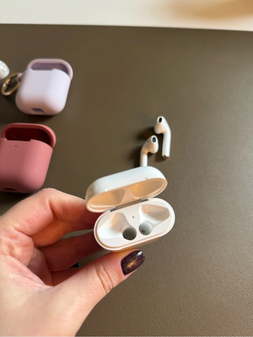 Apple AirPods Gen. 2 + 6 Case Bundle